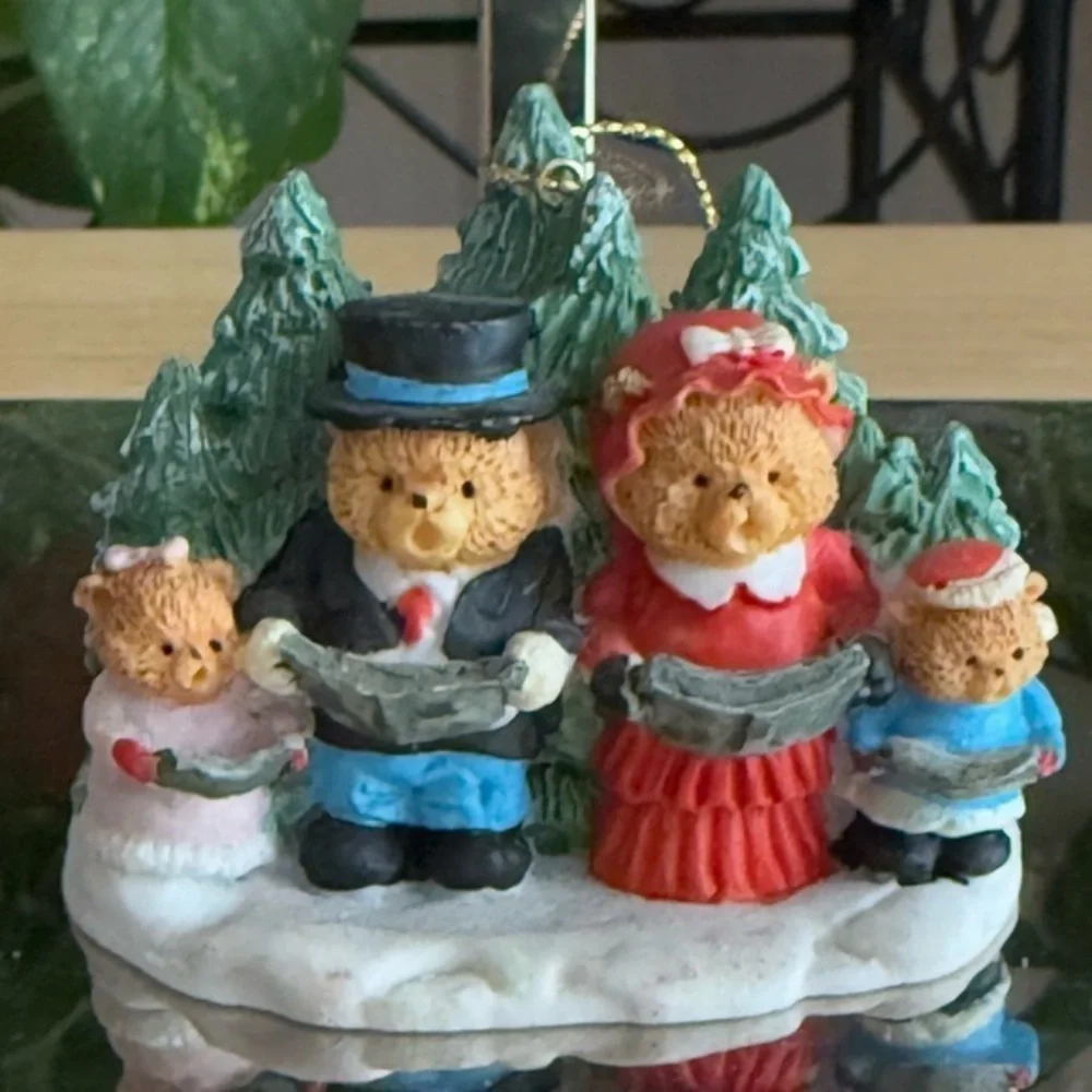Vintage Silvestri Bear Family Carolers Ornament Resin 1980s Christmas Holiday